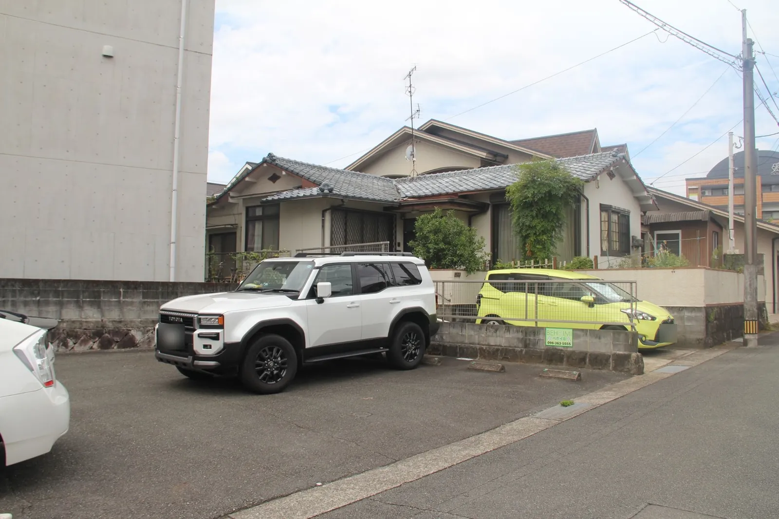 右手に第2駐車場(⑥・⑧)